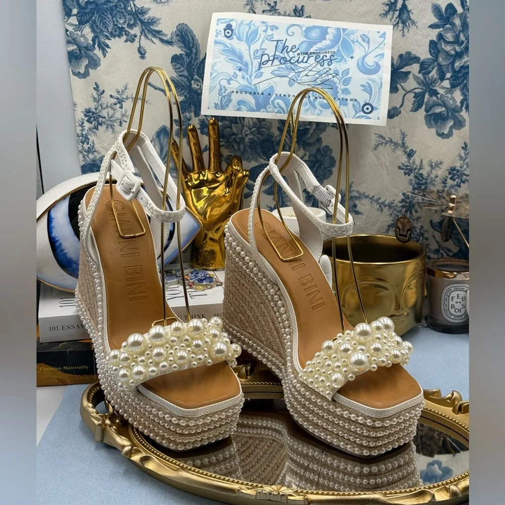🆕 GIANNI BINI 🧿 NWOB Savanna Pearl Ornamented Platform Wedge Sandals, Sz 8.5